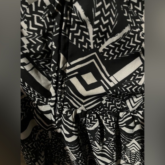 Women’s Chevron Halter Romper Size Small - Picture 3 of 3